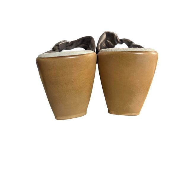 90's y2k vtg. bronze leather embellished wedge ONEX sandals heels size 9 1/2. - Picture 6 of 8